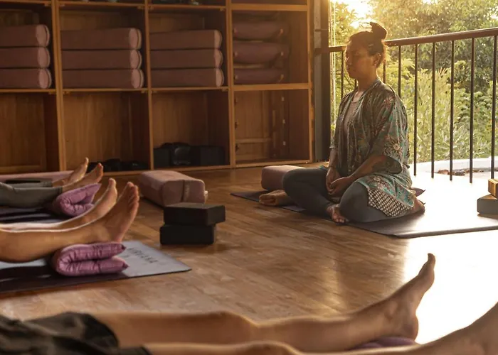 リゾート Deep Roots Dive & Yoga 4*